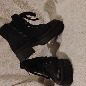 Torrid canvas lug boots